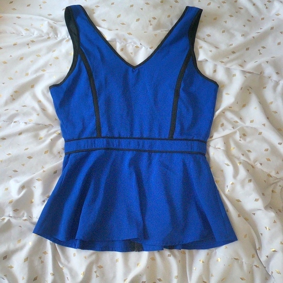 NWOT Blue and Black 2B Bebe Tank Top - Picture 5 of 7